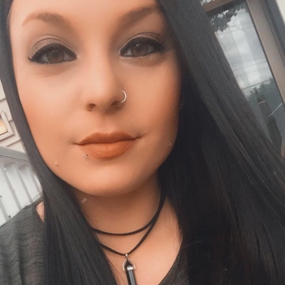 Meet your Posher, Andrea 💀 - Picture 2 of 6